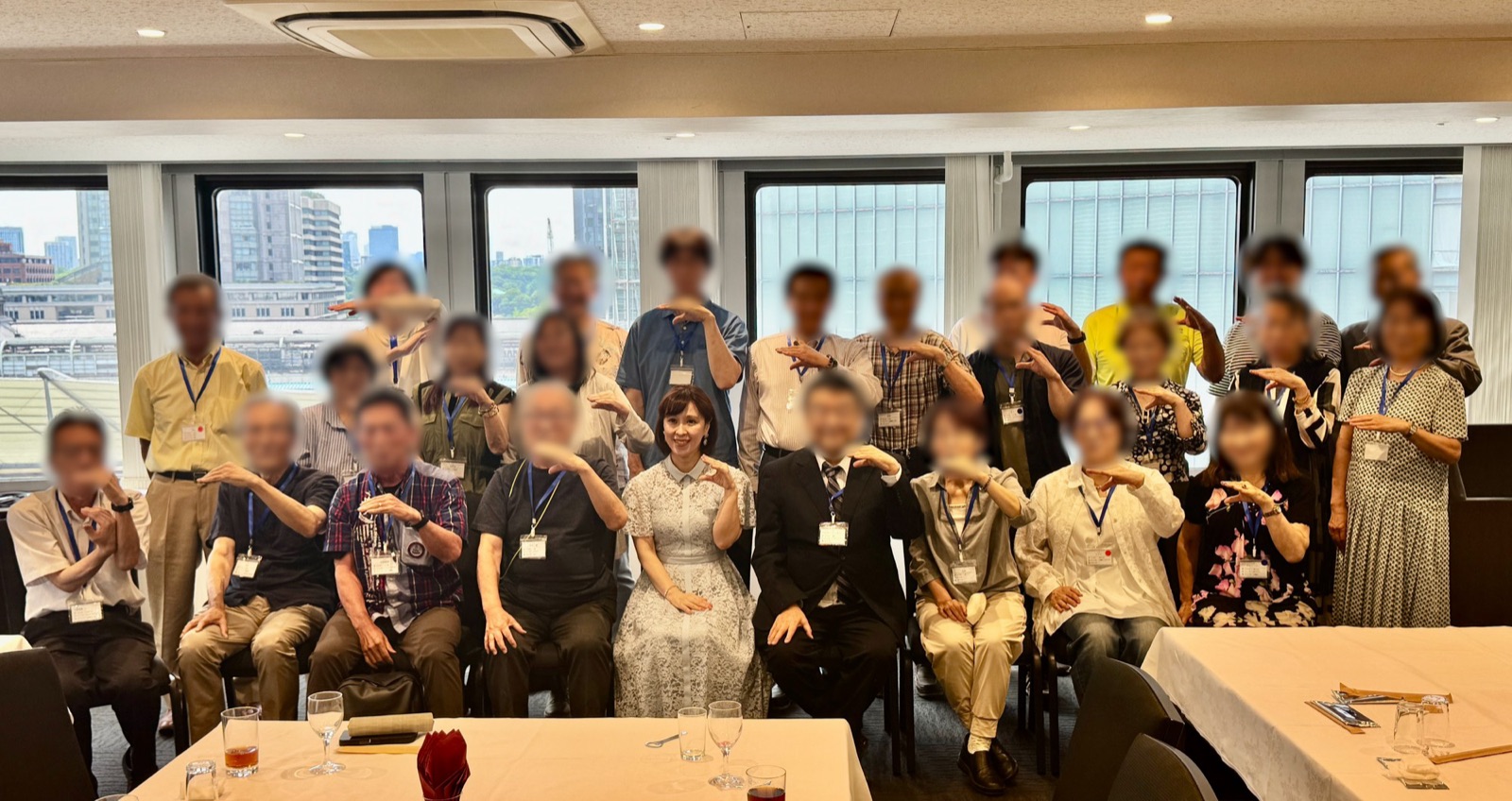 参加者とhinaさんによる集合写真